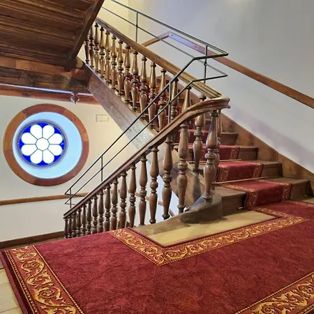 Grand Apartment